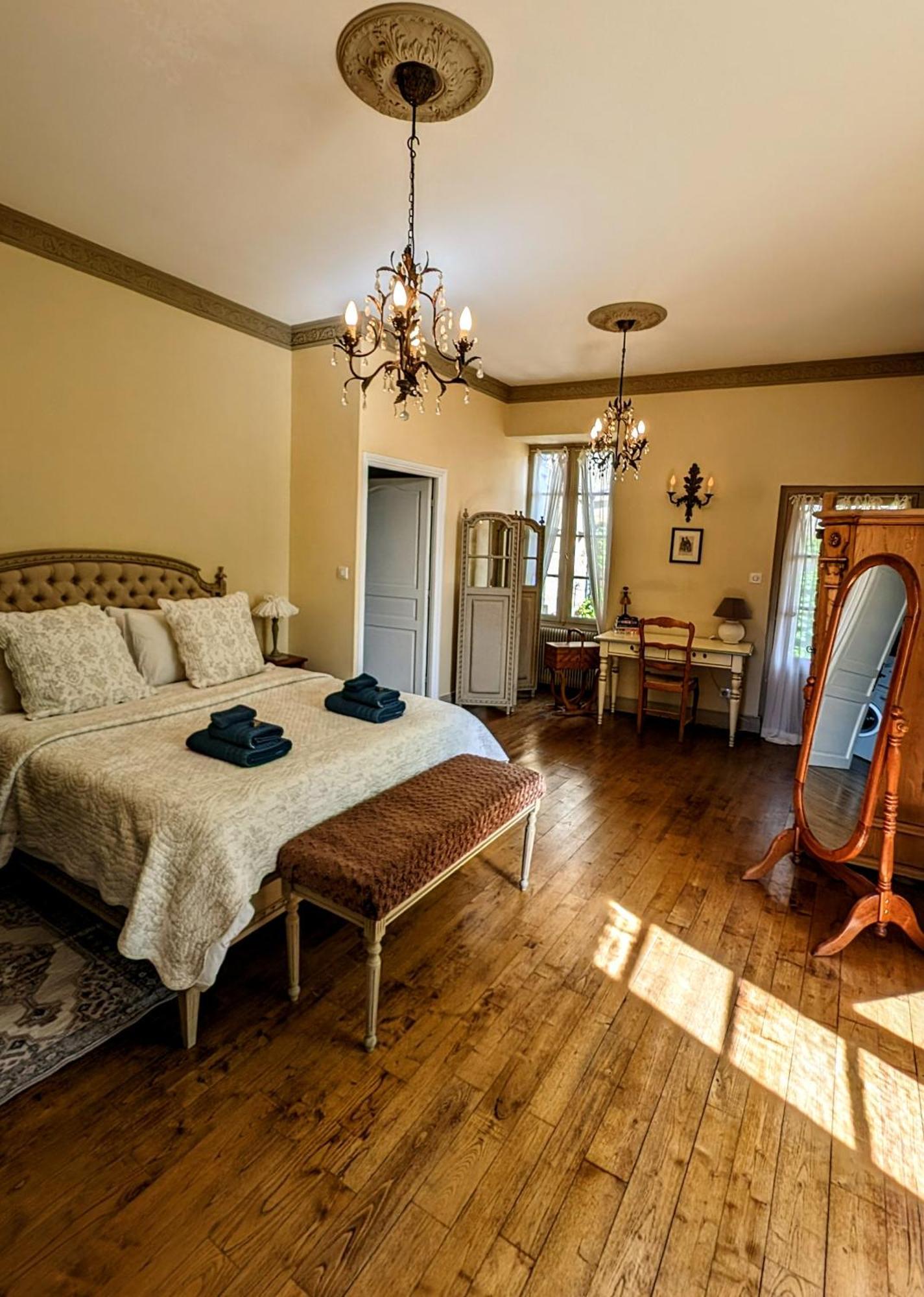 Centrally Located Sarlat Apartment With Medieval Town Views Luaran gambar