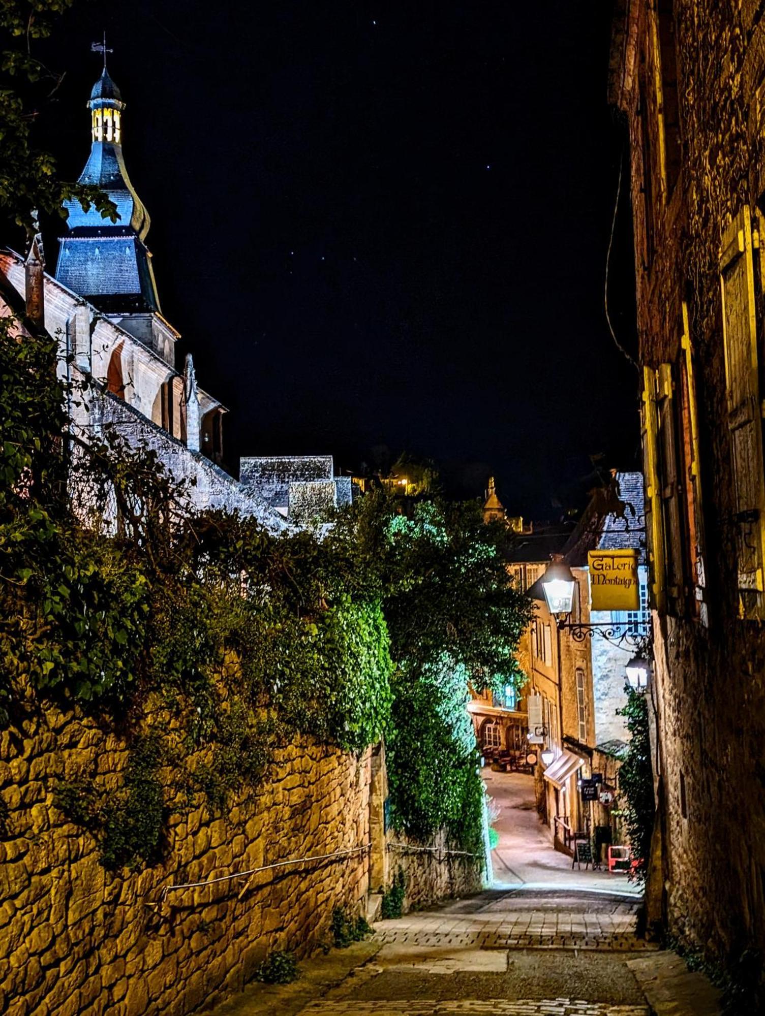 Centrally Located Sarlat Apartment With Medieval Town Views Luaran gambar