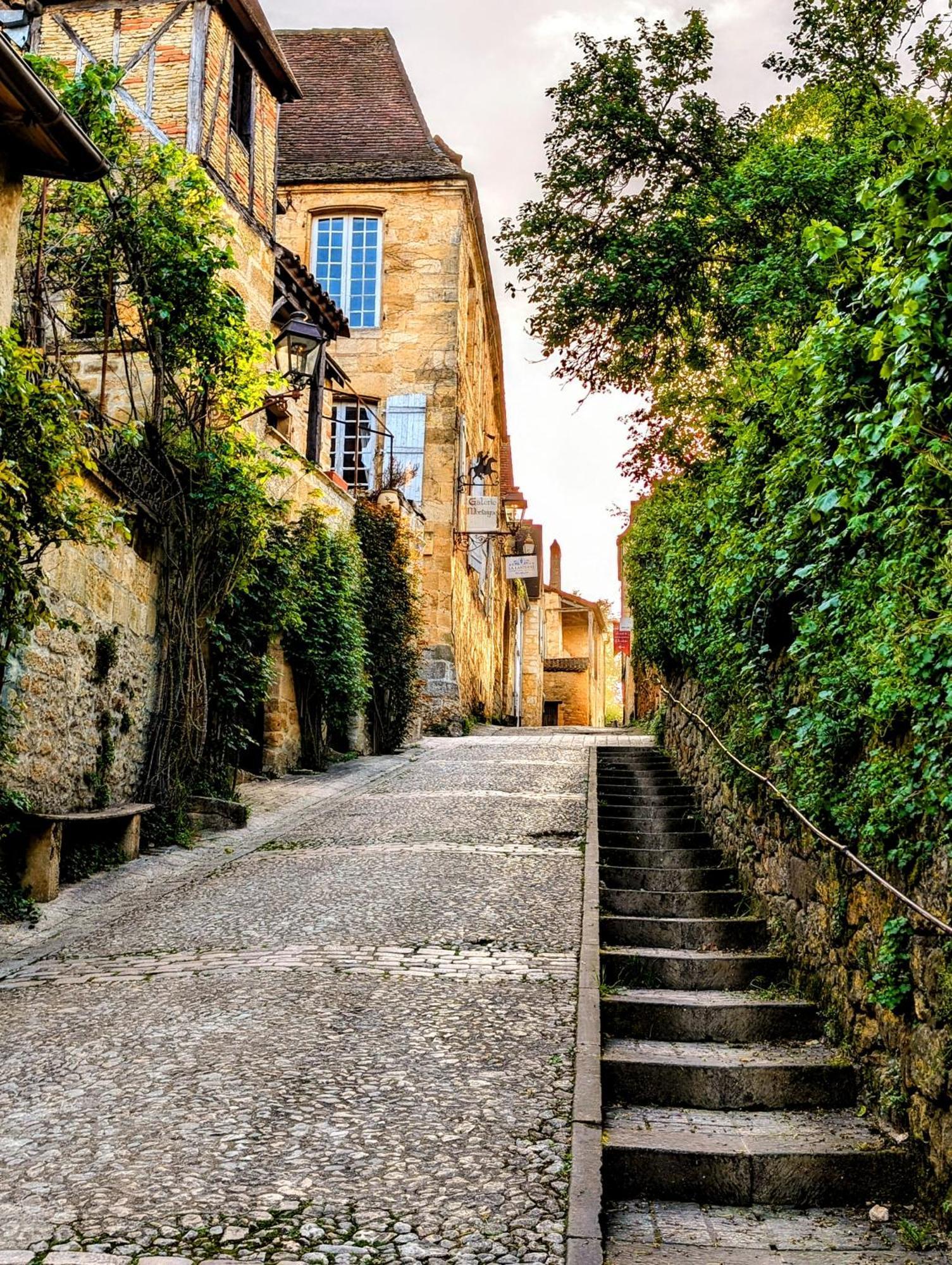 Centrally Located Sarlat Apartment With Medieval Town Views Luaran gambar